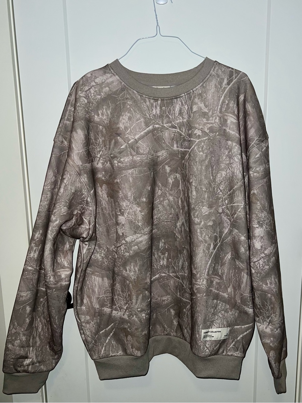 Comfrt Camouflage Crewneck Sweatshirt NEW WITHOUT TAGS